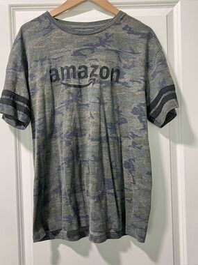 Amazon Employee T-shirt Size Large Green Camouflage Tee E-swag Stripe Sleeves